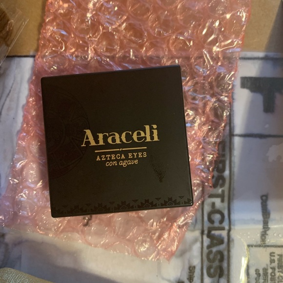 ~Araceli Beauty Duo Eyeshadow~ HP for Best Makeup Party! 🫶🏽💄🎉 - Picture 6 of 6